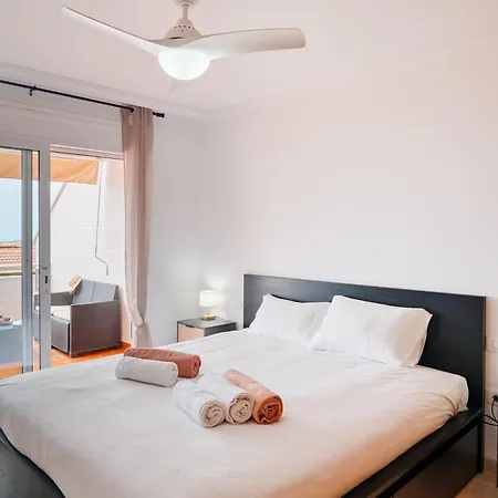 Mirlo Sunset Апартаменти